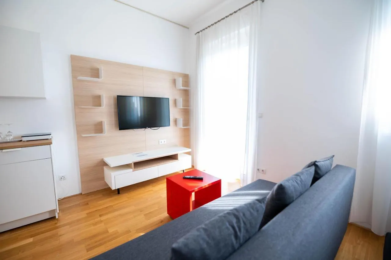 Shome Hotel Graz I Self Check-In I Free Parking