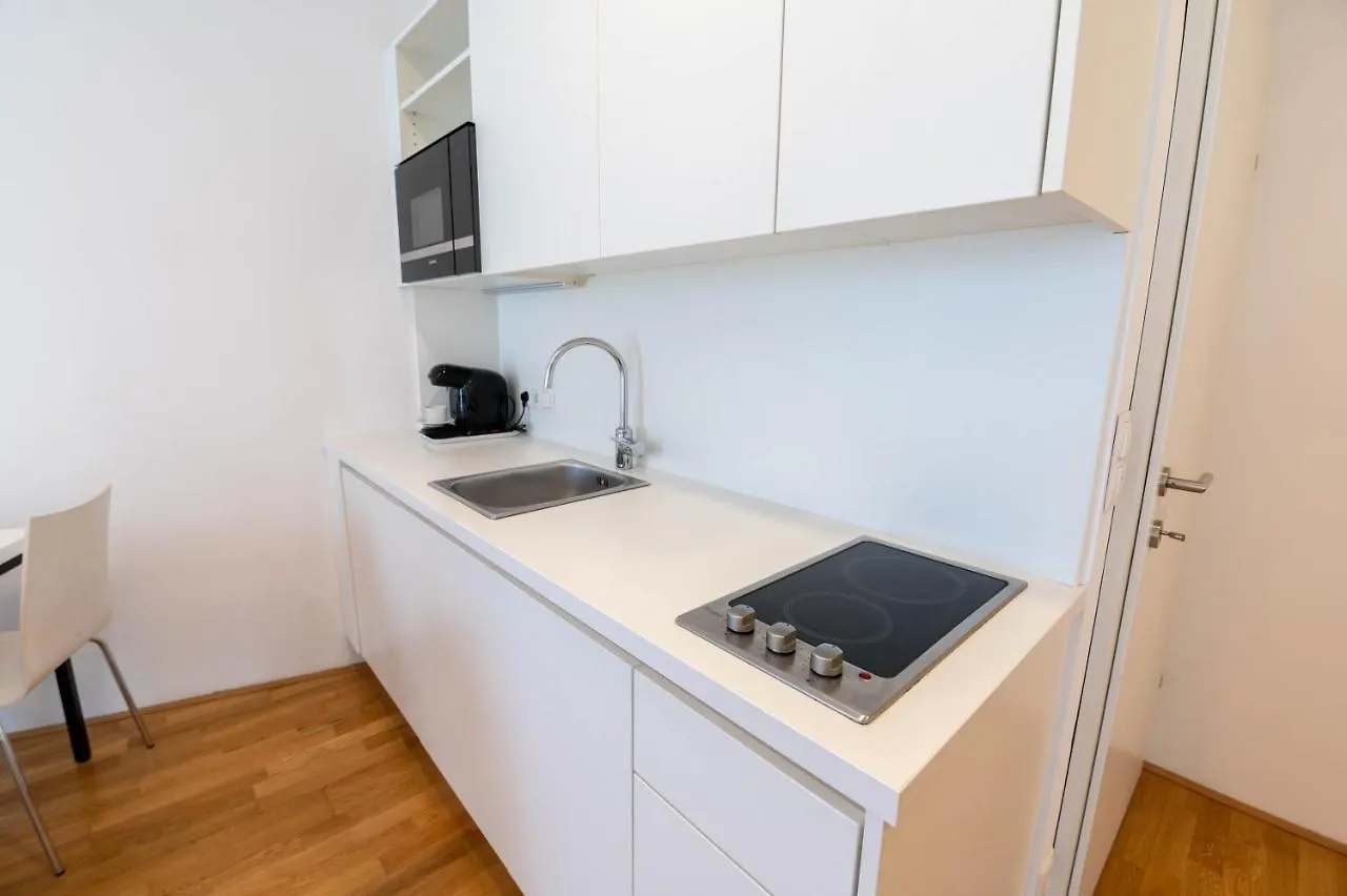 Shome Hotel Graz I Self Check-In I Free Parking 4*,  Østrig