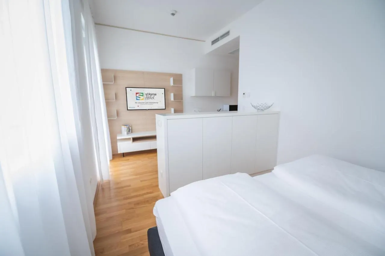Shome Hotel Graz I Self Check-In I Free Parking