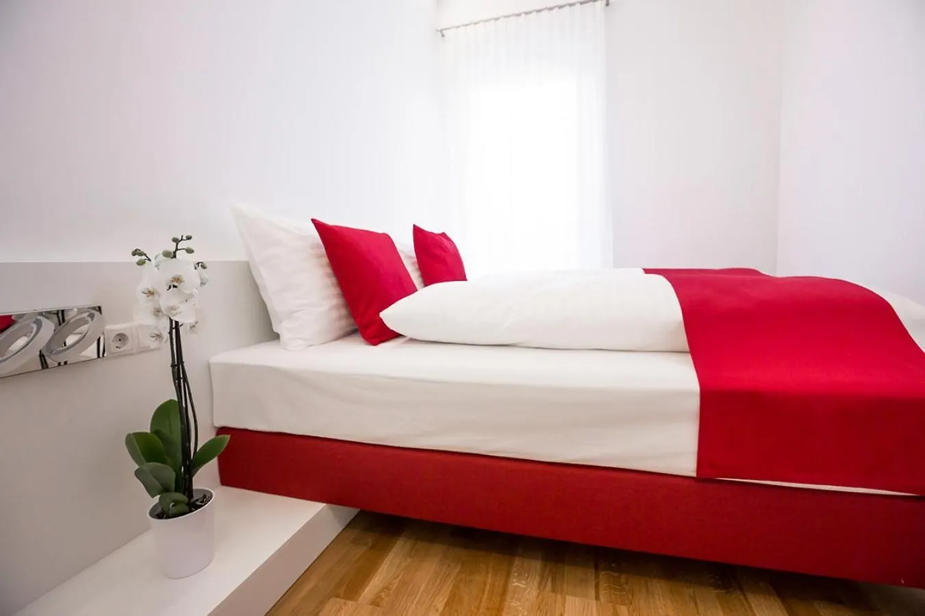 Shome Hotel Graz I Self Check-In I Free Parking 4*,