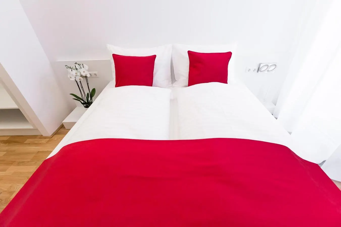 Shome Hotel Graz I Self Check-In I Free Parking
